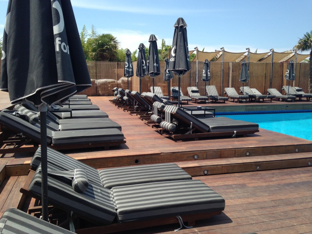 Balux Café Seaside Escape